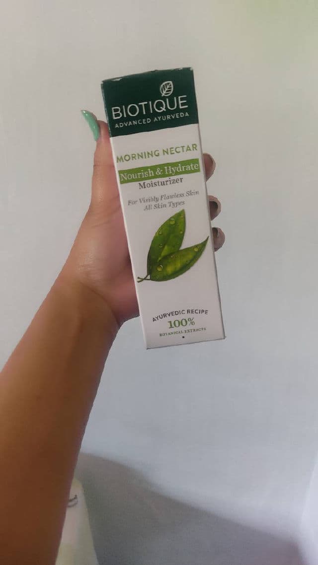 Biotique Morning Nectar Visibly Flawless Skin Moisturizer review photo by Nivelle