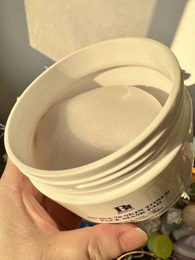 BENTON Guava 70 Skin Toner Pad review photo by freshmochiskin