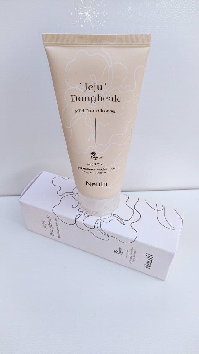 Neulii Jeju Dongbeak Mild Foam Cleanser review photo by Skinflynest