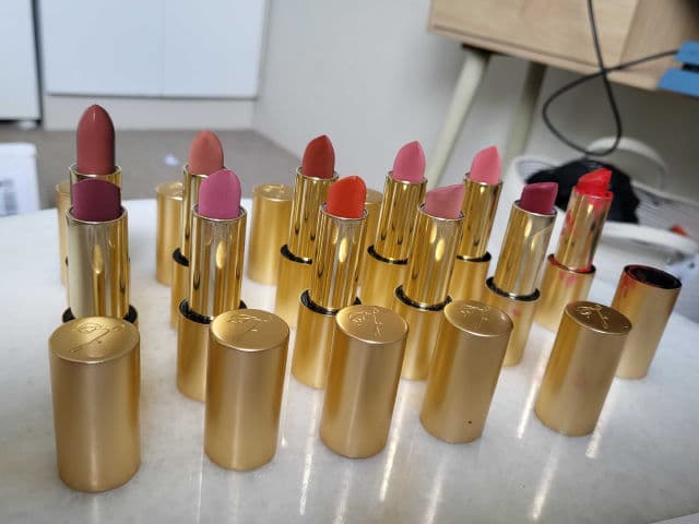 Lisa Eldridge Velvet Ribbon - True Velvet Lipstick review photo by Chrisfabulosity