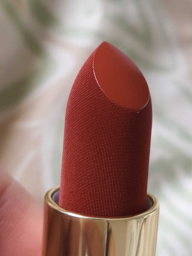 Lisa Eldridge Velvet Ribbon - True Velvet Lipstick review photo by Chrisfabulosity