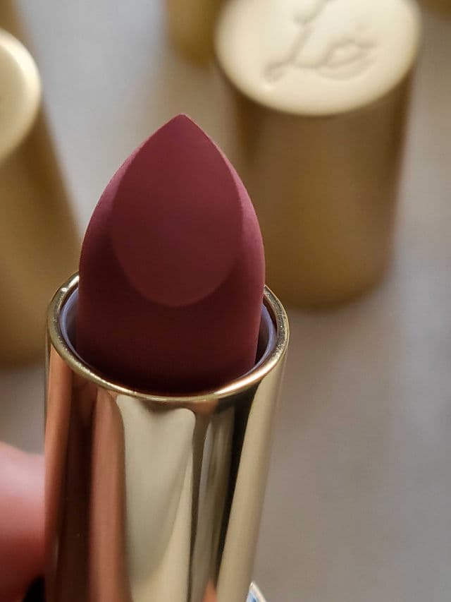 Lisa Eldridge Velvet Ribbon - True Velvet Lipstick review photo by Chrisfabulosity