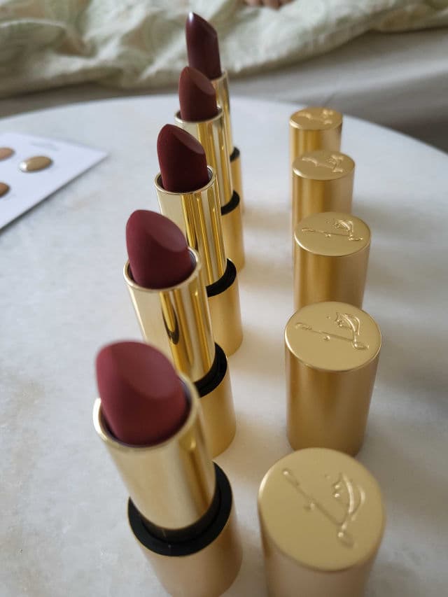 Lisa Eldridge Velvet Ribbon - True Velvet Lipstick review photo by Chrisfabulosity