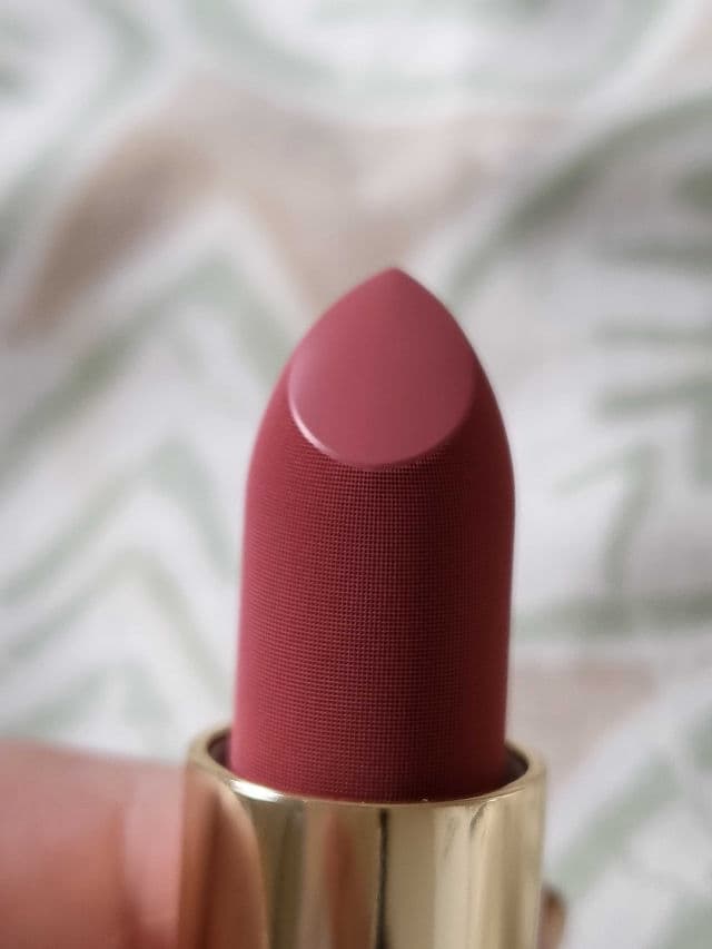Lisa Eldridge Velvet Ribbon - True Velvet Lipstick review photo by Chrisfabulosity