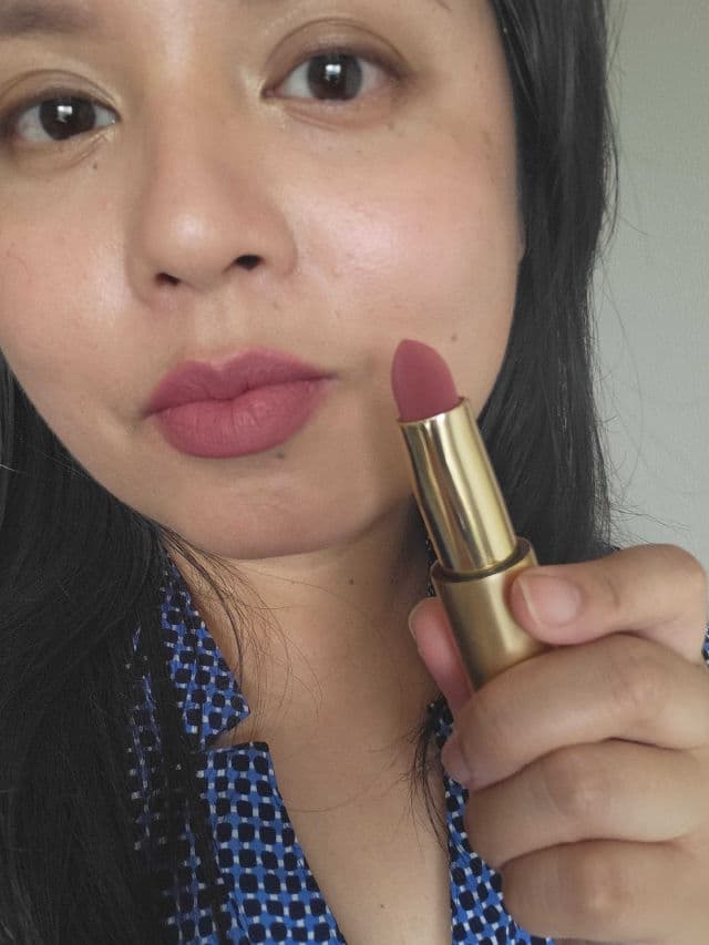 Lisa Eldridge Velvet Ribbon - True Velvet Lipstick review photo by Chrisfabulosity