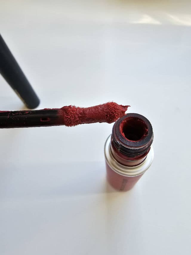 MAC Powder Kiss Liquid Lipcolour review photo by Chrisfabulosity