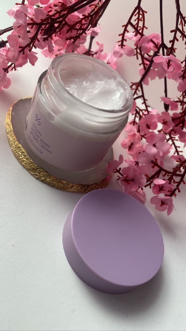 Dr. Ceuracle Vegan Active Berry Lifting Cream review photo by smoxeyvision