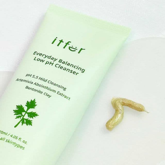 Itfer Everyday Balancing Low pH Cleanser review photo by skincaregrh