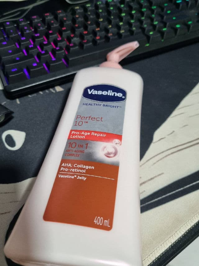 Vaseline Healthy Bright Perfect 10 Pro-Age Repair Lotion review photo by Azalea