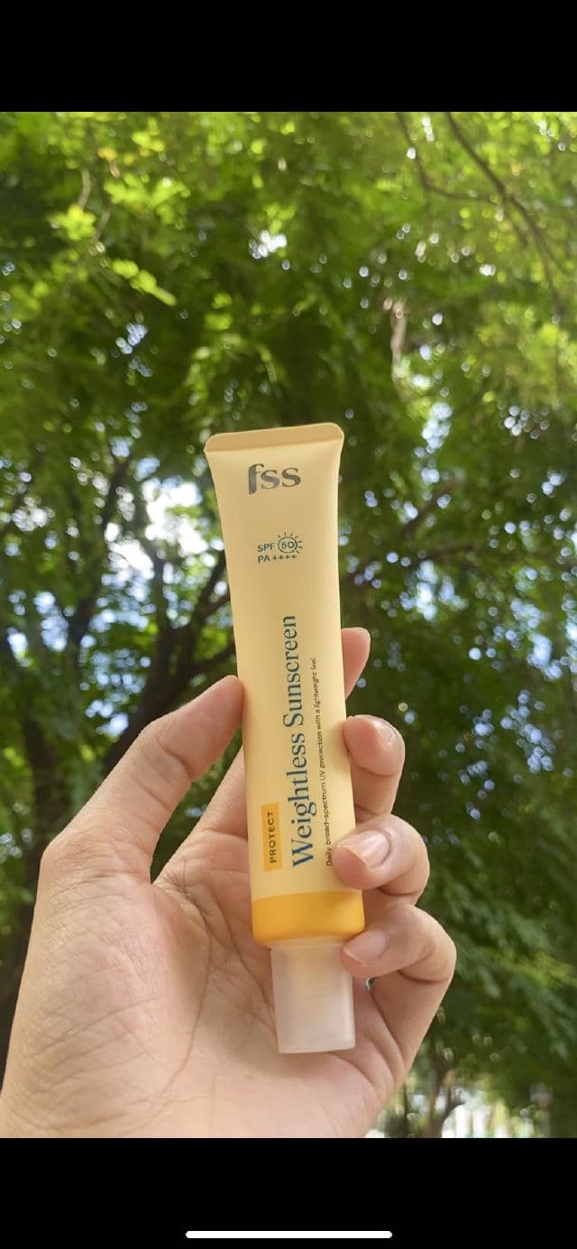For Skin's Sake Weightless Sunscreen SPF 50 PA++++ review photo by Eneruuuu