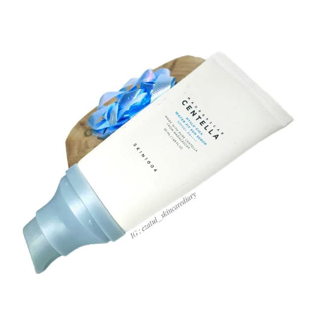 SKIN1004 Madagascar Centella Hyalu-Cica Water-Fit Sun Serum SPF50+ PA++++ review photo by ezatulSkincareDiary