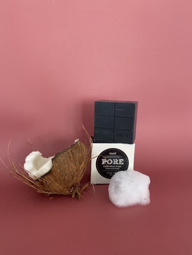 Dear, Klairs Gentle Black Sugar Charcoal Soap review photo by watermelons