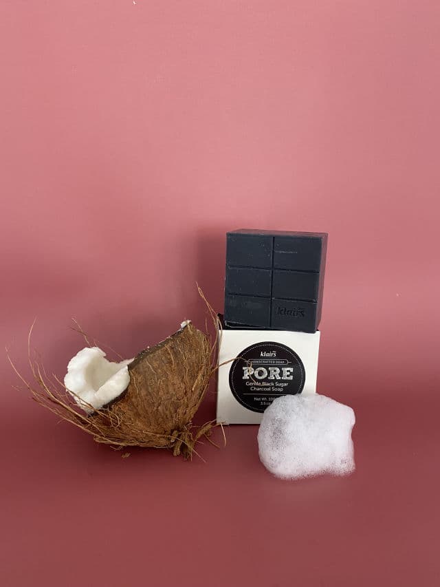 Dear, Klairs Gentle Black Sugar Charcoal Soap review photo by watermelons