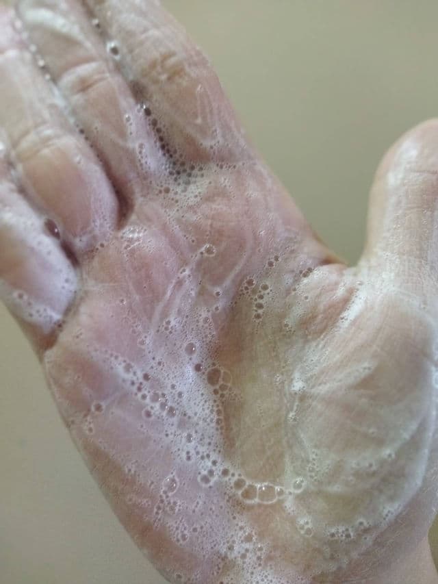 MEDIHEAL Intensive Pore Clean Cleansing Foam Charcoal review photo by Littledarling27