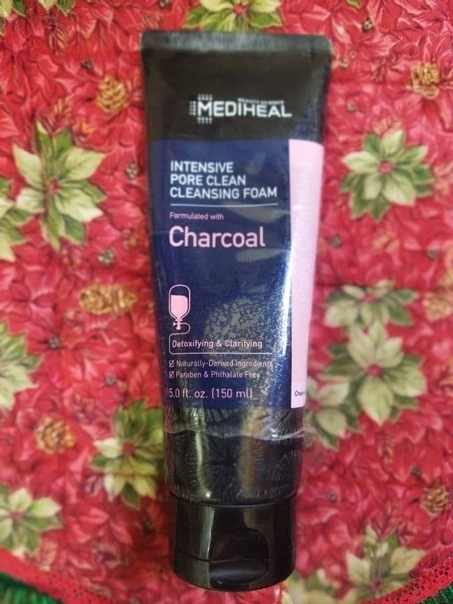 MEDIHEAL Intensive Pore Clean Cleansing Foam Charcoal review photo by Littledarling27
