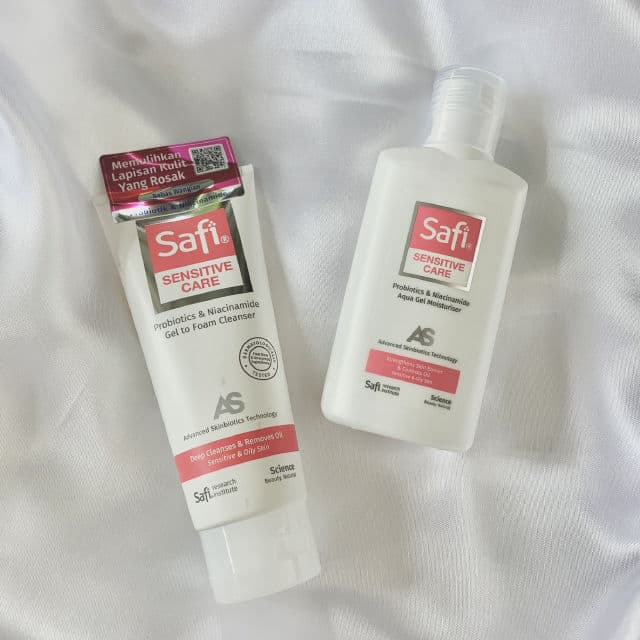 Safi Sensitive Care Probiotics & Niacinamide Foaming Cleanser	 review photo by izzaatiaqilah