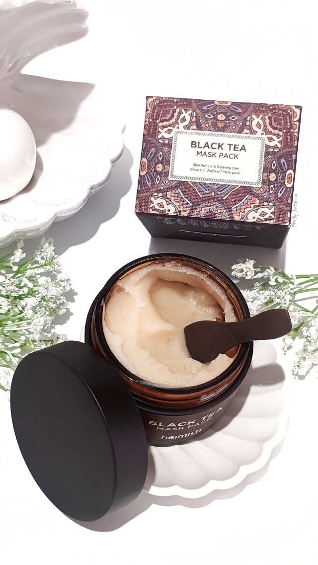 Heimish Black Tea Mask Pack review photo by Hollykatarina