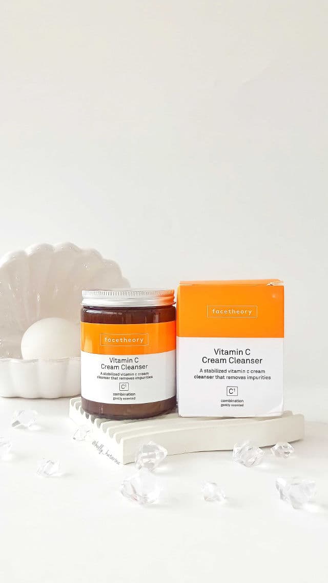 facetheory Vitamin C Cream Cleanser C1 review photo by Hollykatarina
