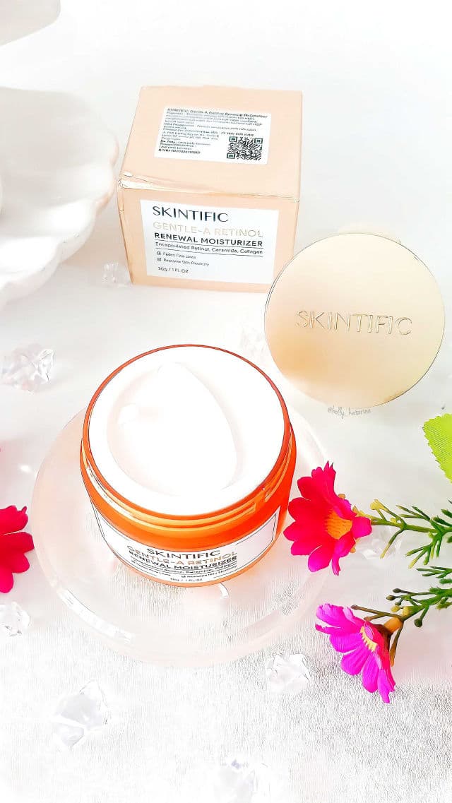 Skintific Gentle A Retinol Renewal Moisturizer review photo by Hollykatarina