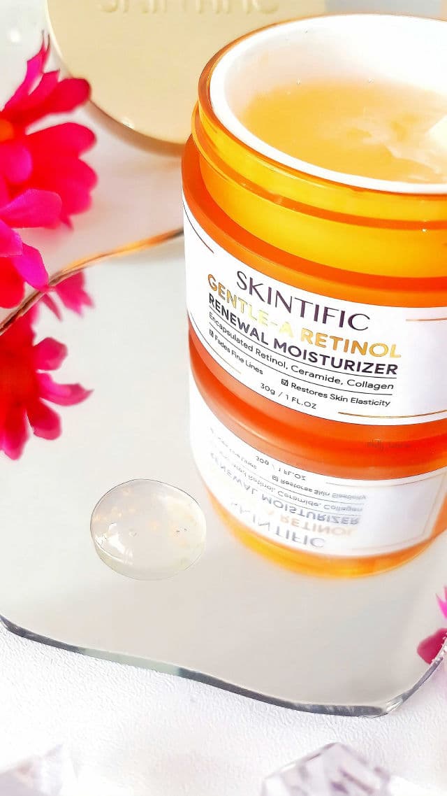 Skintific Gentle A Retinol Renewal Moisturizer review photo by Hollykatarina