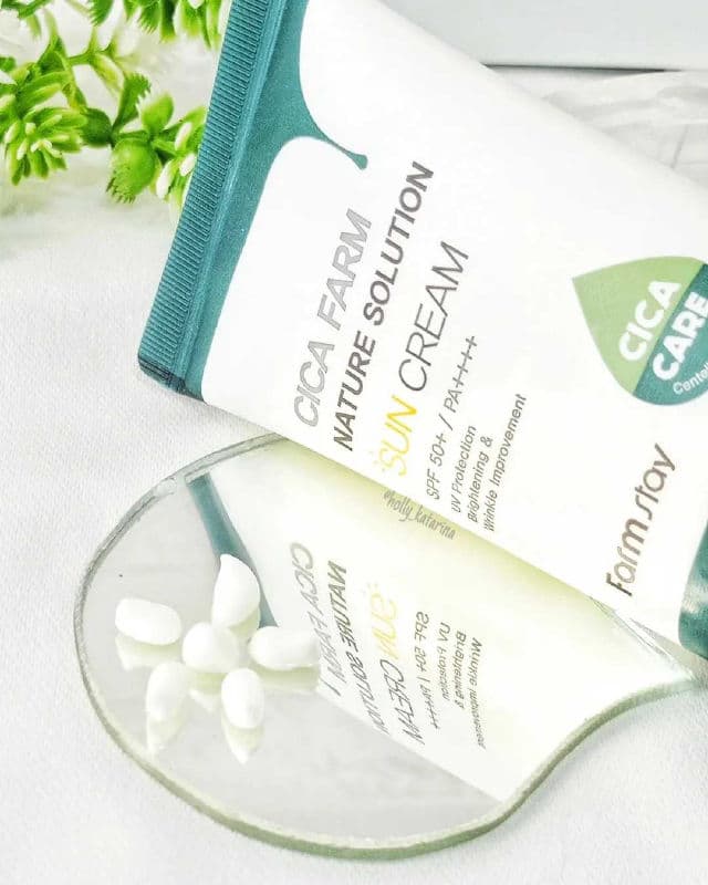 Farmstay Cica Farm Nature Solution Sun Cream SPF 50+ /PA++++ review photo by Hollykatarina