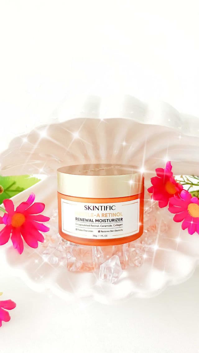 Skintific Gentle A Retinol Renewal Moisturizer review photo by Hollykatarina