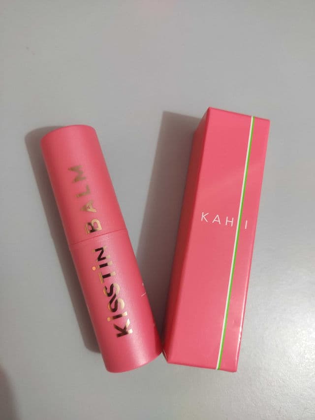 Kahi Kisstin Balm review photo by Stepfhanie