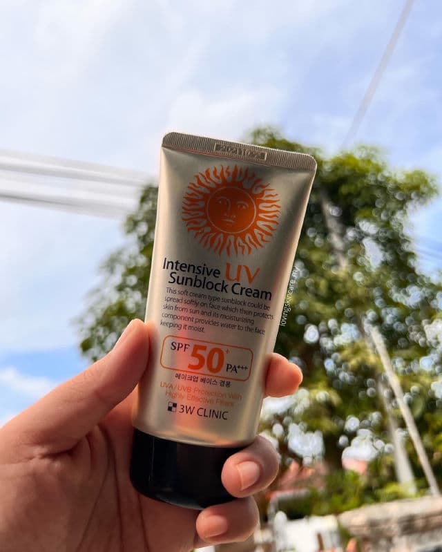 3wClinic Intensive UV Sunblock Cream SPF50+/PA+++ review photo by AnnaLola