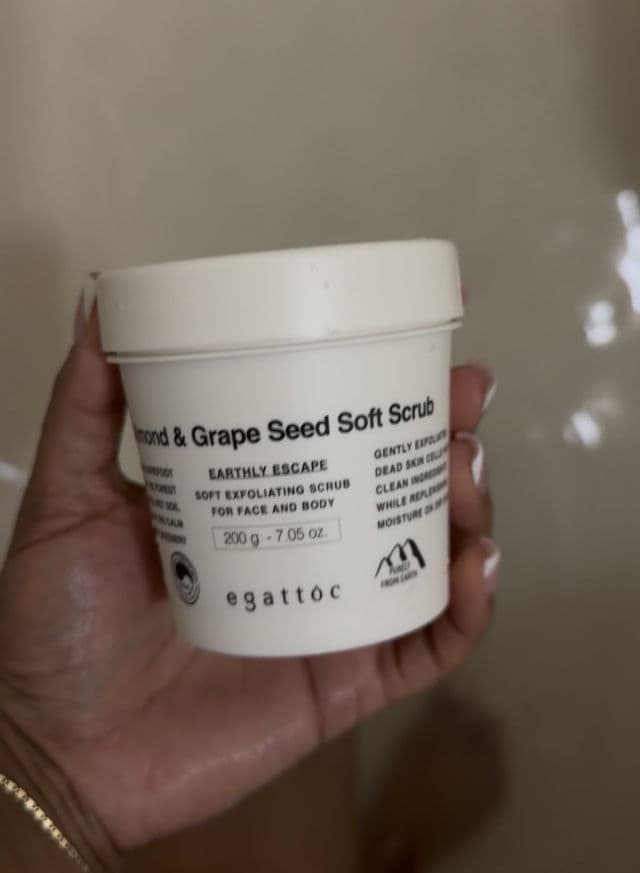 EGATTOC Almond & Grape Sea Soft Scrub - Earthly Escape review photo by Yummary