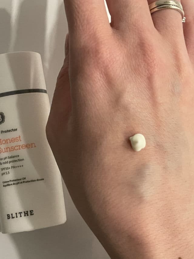 BLITHE UV Protector Honest Sunscreen for pH Balance & Mild Protection SPF50+ PA++++ review photo by jazzgirlsaround