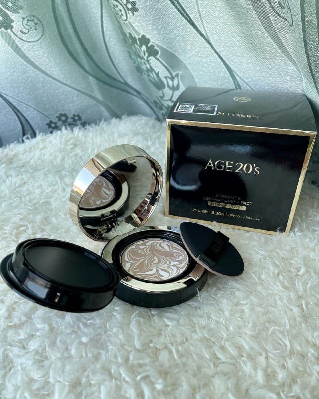 AGE 20’s Signature Essence Cover Pact SPF50+ PA++++ review photo by MaggieMG