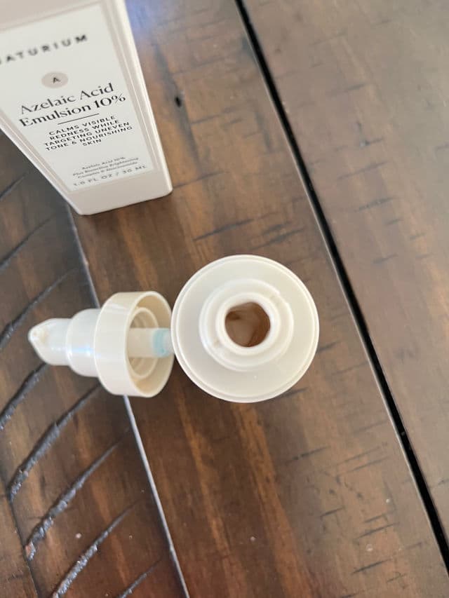 Naturium Azelaic Acid Emulsion 10% review photo by Veracity