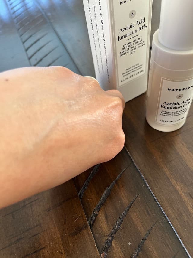Naturium Azelaic Acid Emulsion 10% review photo by Veracity