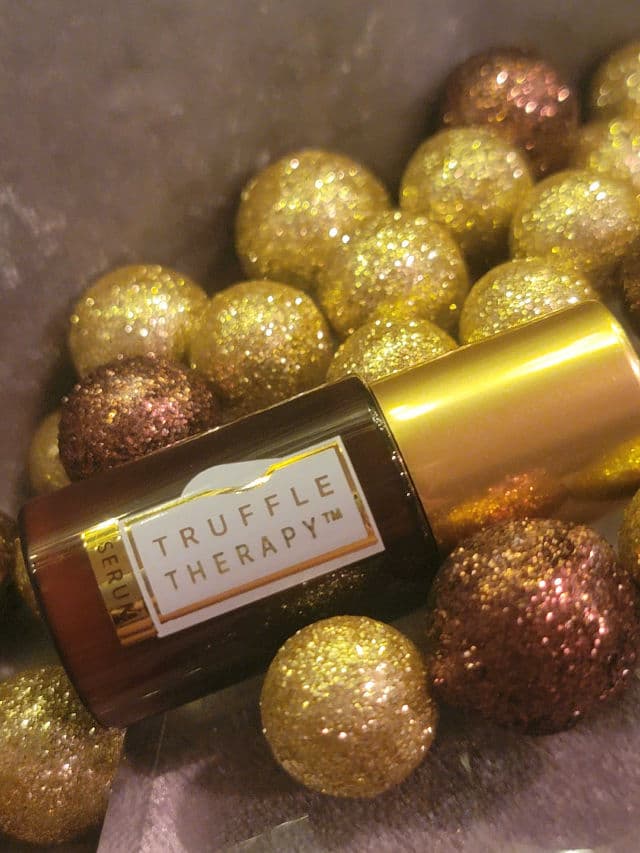 SKIN&CO Truffle Therapy Serum review photo by ColleenDoc1996
