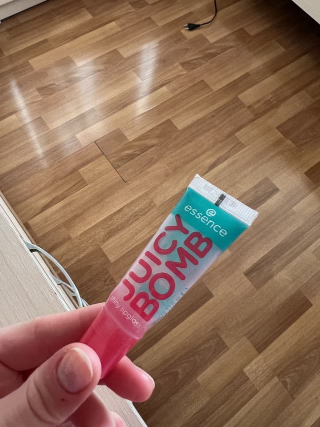 Essence Juicy Bomb Shiny Lipgloss - 02 Lovely Raspberry review photo by khatieugc