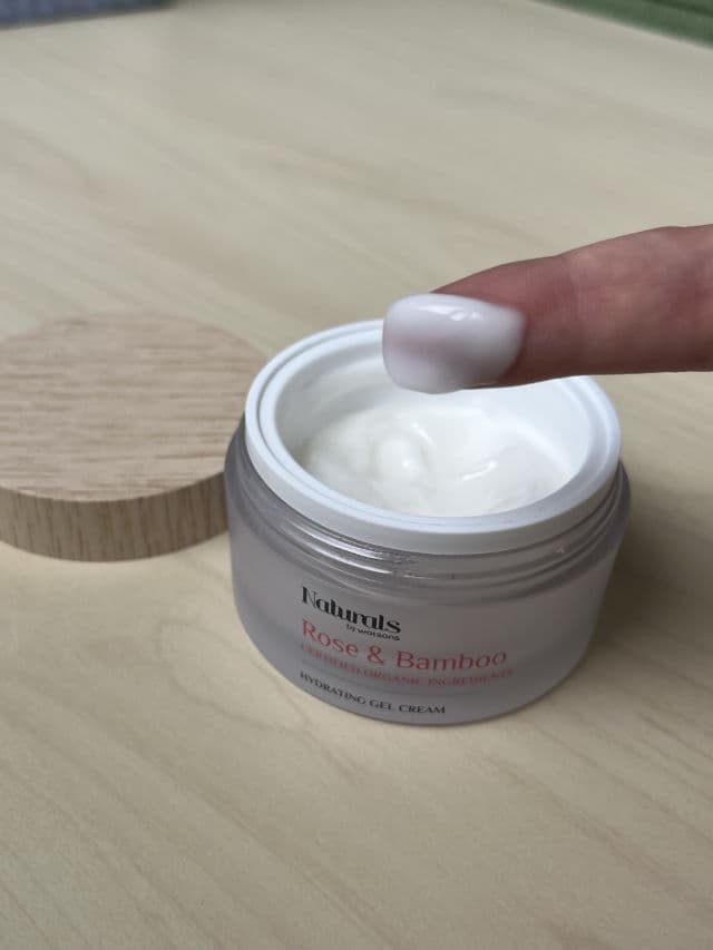 Naturals by Watsons Rose & Bamboo Hydrating Gel Cream review photo by Jeasy