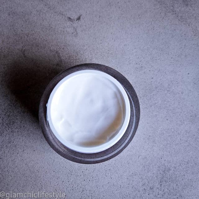 Murad Hydro-Dynamic Ultimate Moisture review photo by glamchiclifestyle