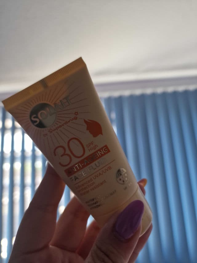 Superdrug Solait Anti-Ageing Face Fluid SPF30 review photo by izaKitty