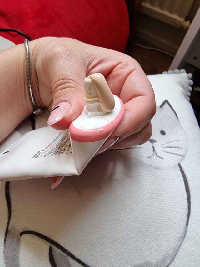MACQUEEN Daily Sun Cream Matt Finish SPF50+ PA+++  review photo by izaKitty