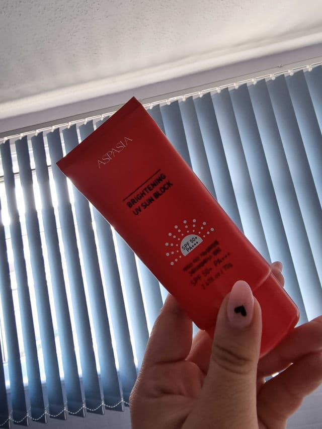 Aspasia Brightening UV Sun Block SPF50+ PA+++ review photo by izaKitty