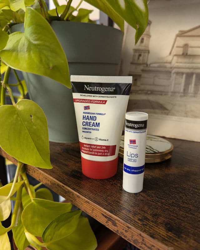 Neutrogena Norwegian Formula Lip Moisturizer with SPF 15 review photo by Jen87