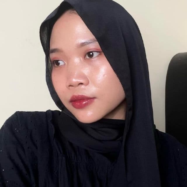 Rose All Day The Realest Lightweight Skin Tint review photo by poetrydiane