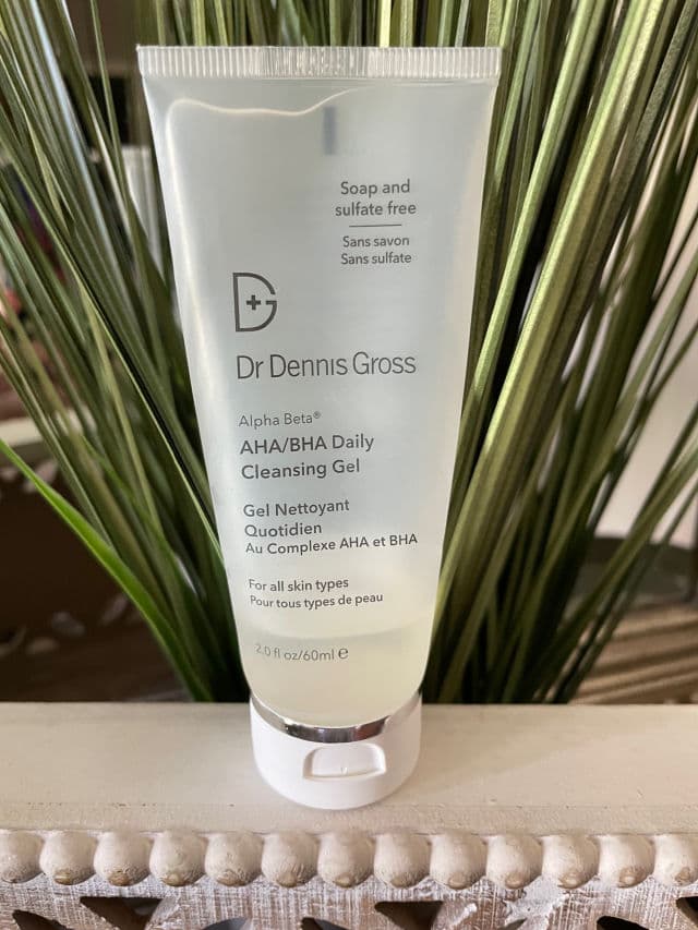 Dr. Dennis Gross Skincare Alpha Beta AHA/BHA Daily Cleansing Gel review photo by Browneyedgurl