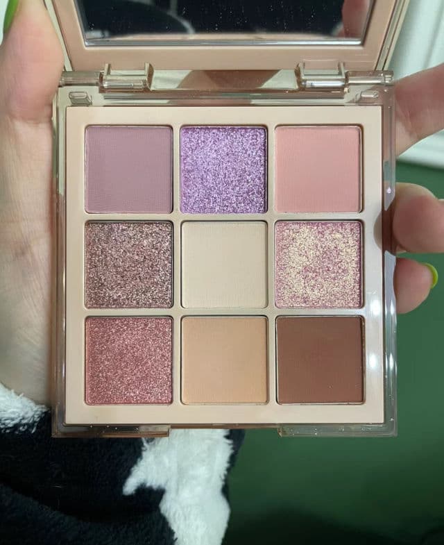 Huda Beauty Nude Obsession Eyeshadow Palette Light review photo by yueong