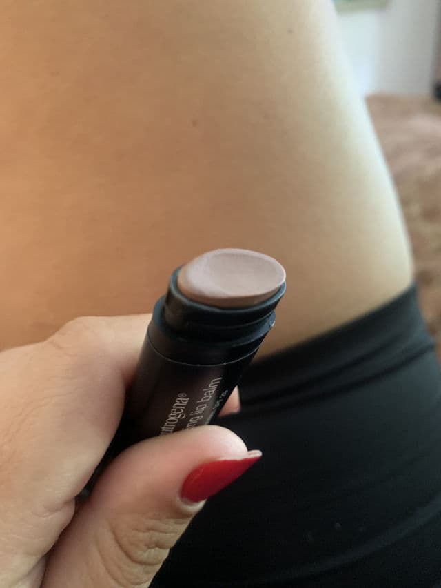 Neutrogena Revitalizing Lip Balm SPF 20 review photo by cams99