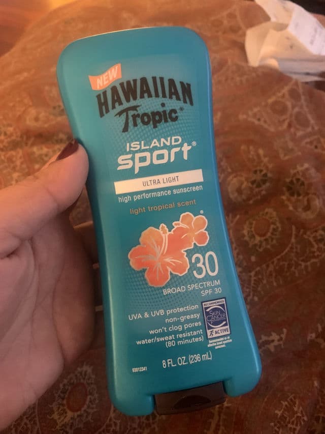 Hawaiian Tropic Island Tropic Sport Sunscreen Lotion SPF30 review photo by cams99