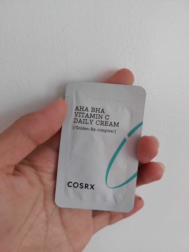 COSRX AHA/BHA Refresh Vitamin C Daily Cream review photo by AshDream104