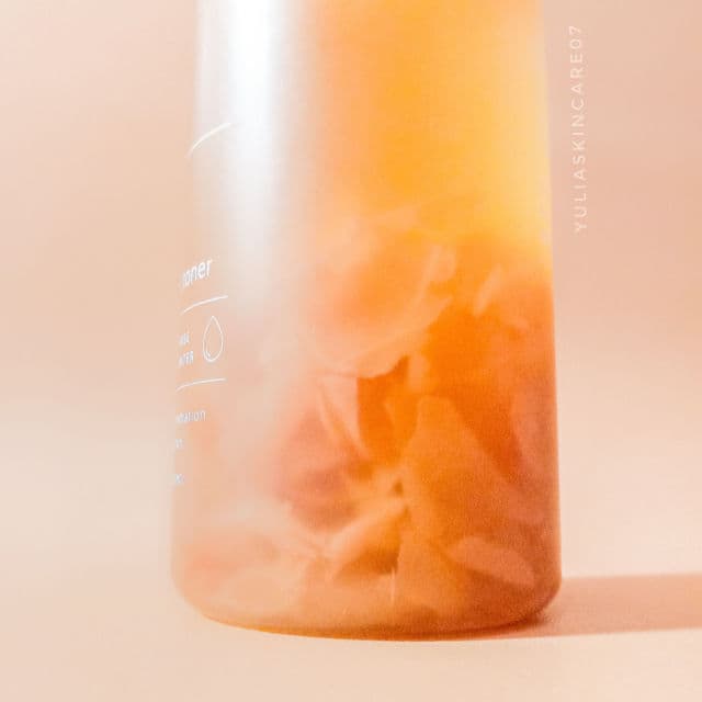 Wardah Hydra Rose Petal Infused Toner review photo by yuliaskincare07