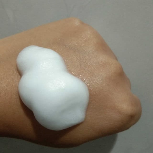 Rose All Day Foaming Face Wash review photo by auliaazizah