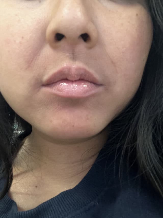 Indeed Laboratories Hydraluron + Volumising Lip Treatment review photo by Sarcolynna